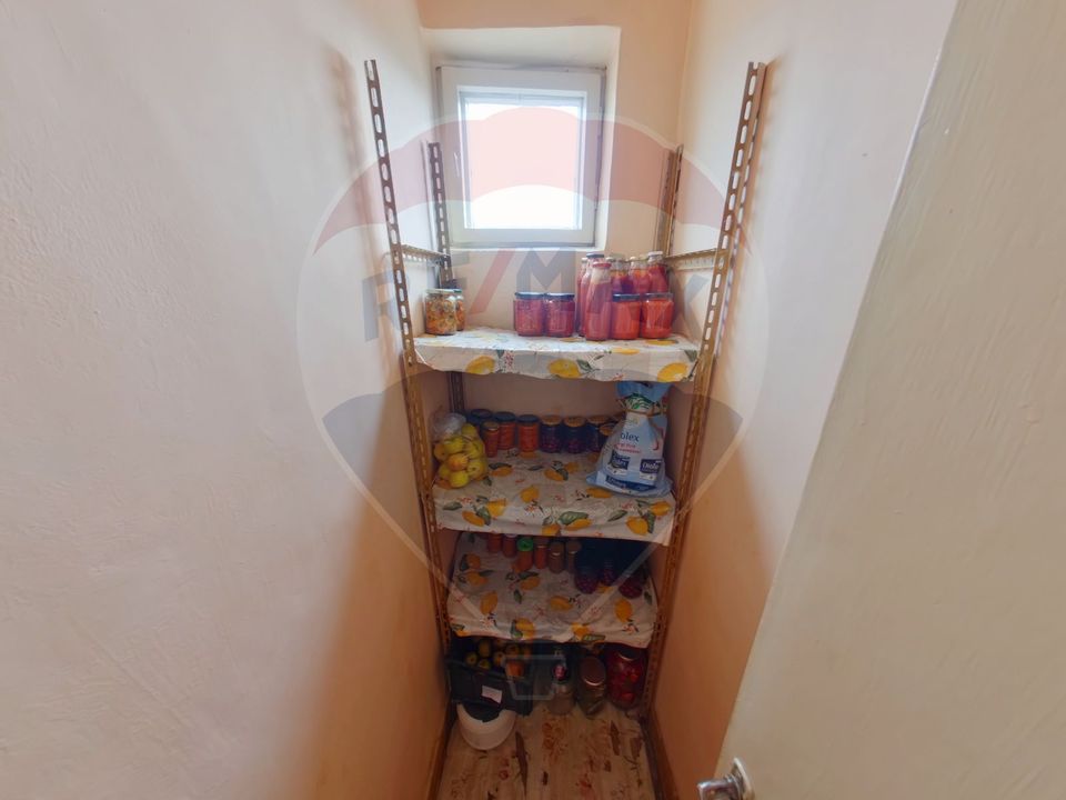 4 room Apartment for sale, Est area