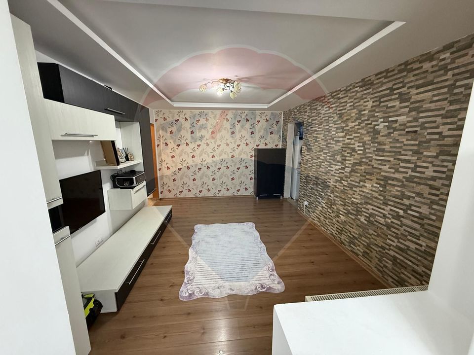 Apartament 3 camere de vânzare – Săcele, zona Electroprecizia