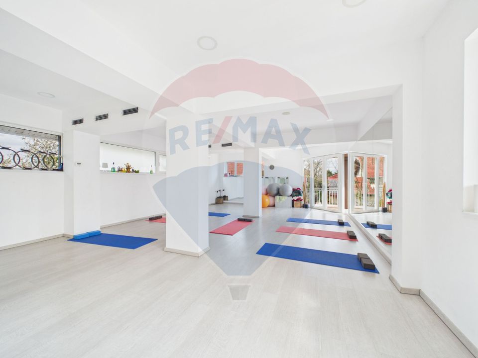 608sq.m Commercial Space for sale