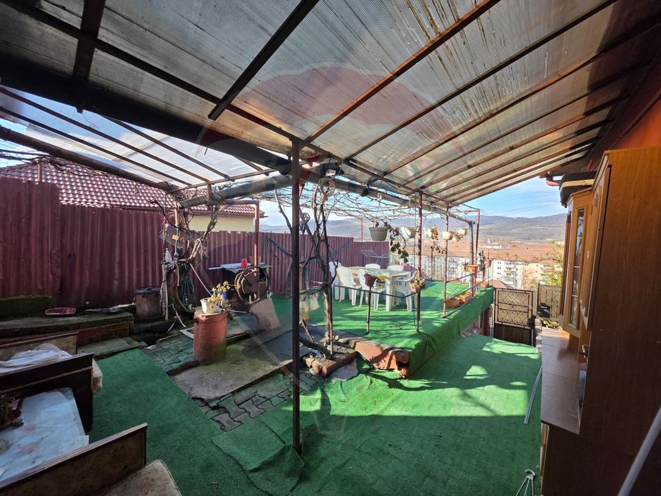 Casă tip duplex de vânzare – Vitrometan, str. Bârsei