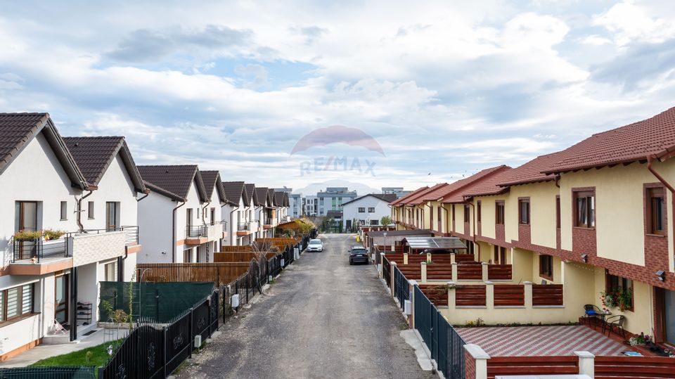 Comision 0 | Casă înșiruită de vânzare în Sânpetru