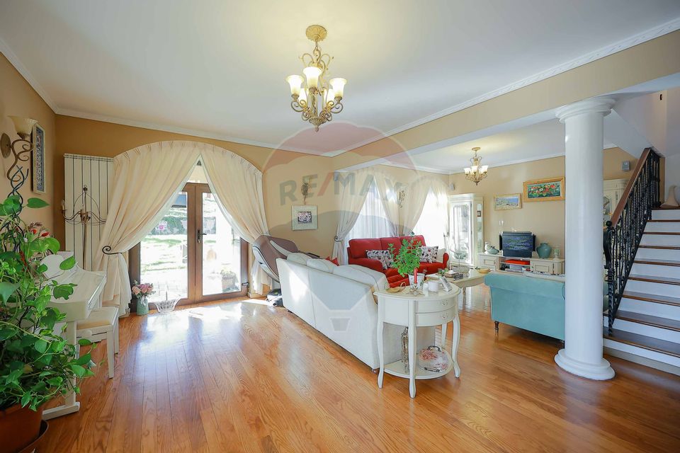 Casă / Vilă cu 5 camere de vânzare în zona Dealuri Oradea