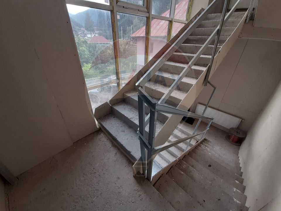 Villa / Guesthouse / Seniors' Asylum, beautiful Moeciu area, parking