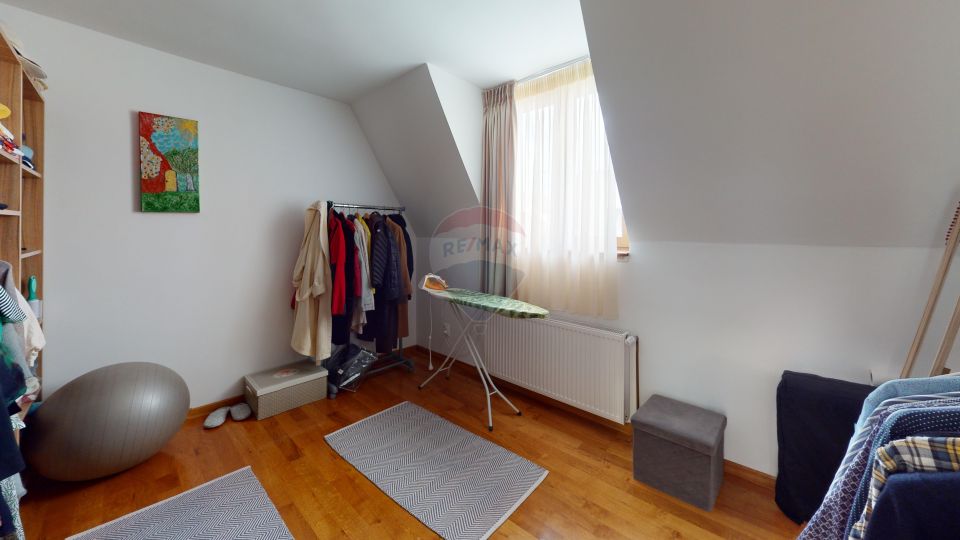 5 room House / Villa for sale