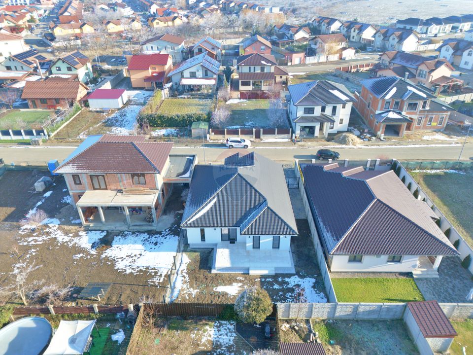 4 room House / Villa for sale