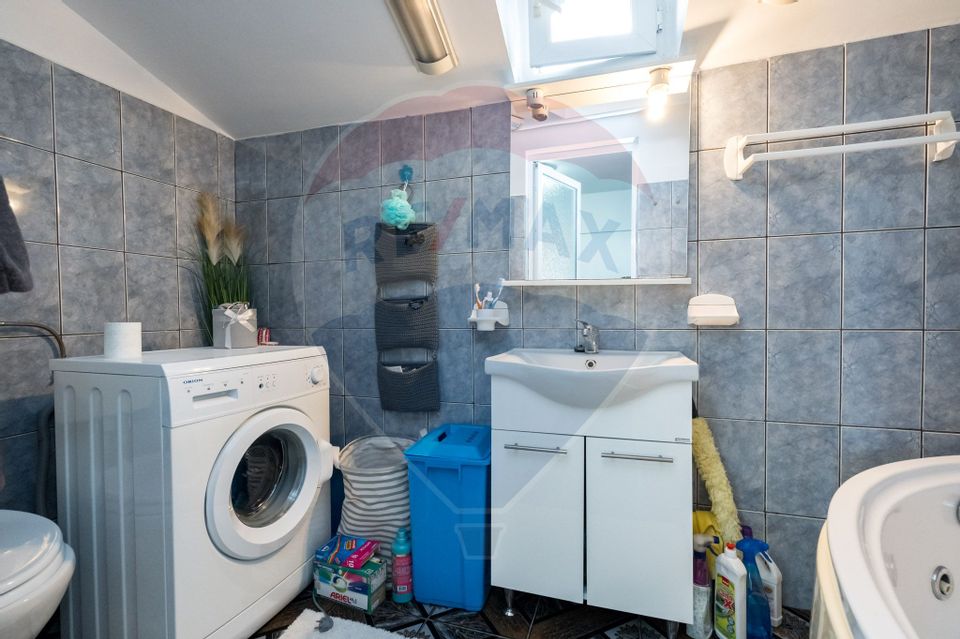 Apartament cu 3 camere de vânzare în zona Sud