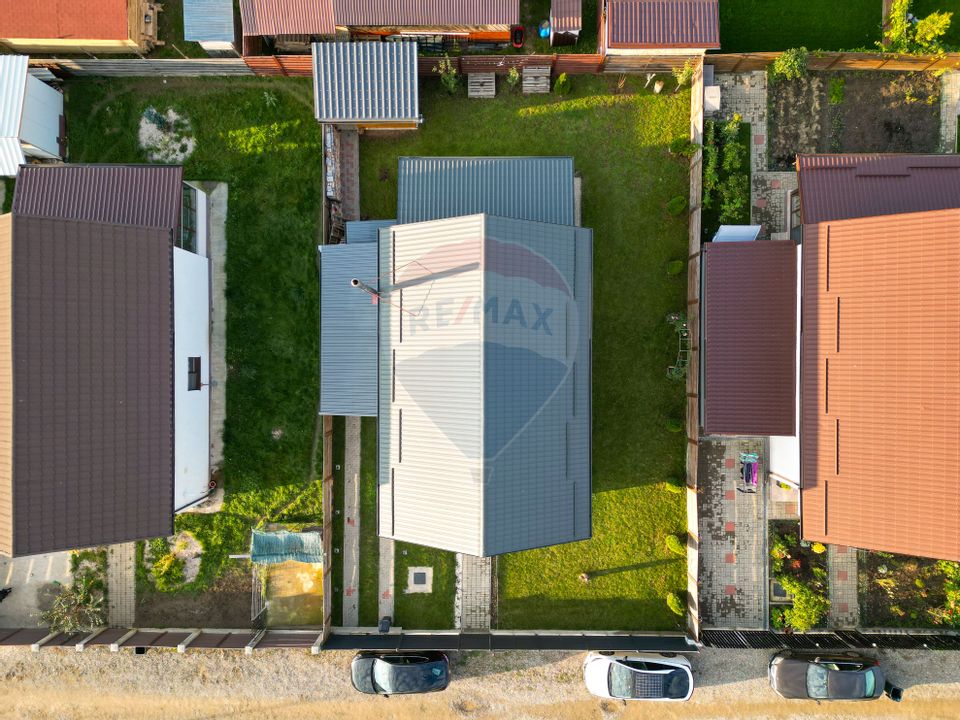 Comision 0%! | Proprietate cu terasa, semineu | 400 mp teren, Izvor!