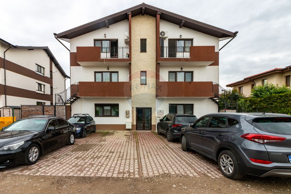 Apartament cu 3 camere si gradina în Otopeni