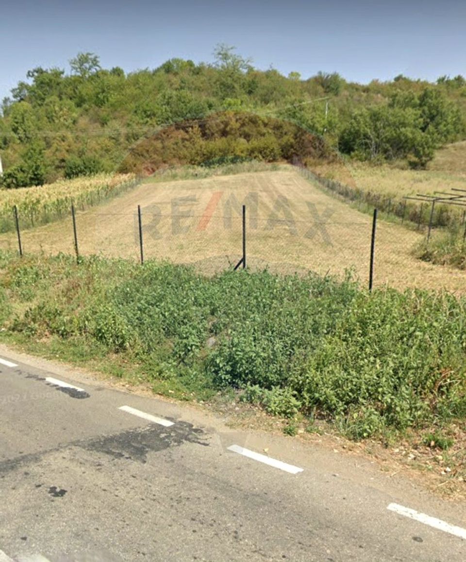 Land 2,100sqm Sichevita / Drumul DJ571A