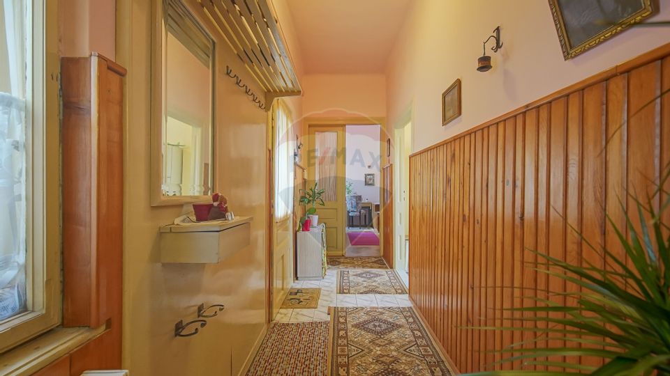 Casă / Vilă cu 5 camere de vânzare în zona Schei, Cotun 9