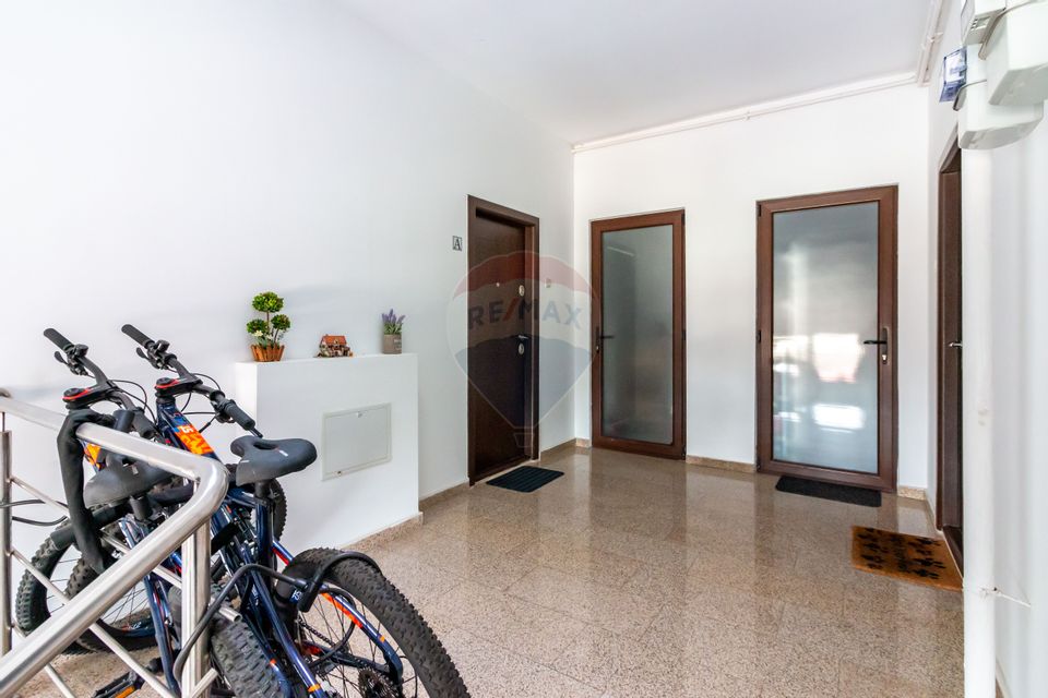 3 room apartment | Damaroaia | 87 sqm | 3/3 | two bathrooms | Park