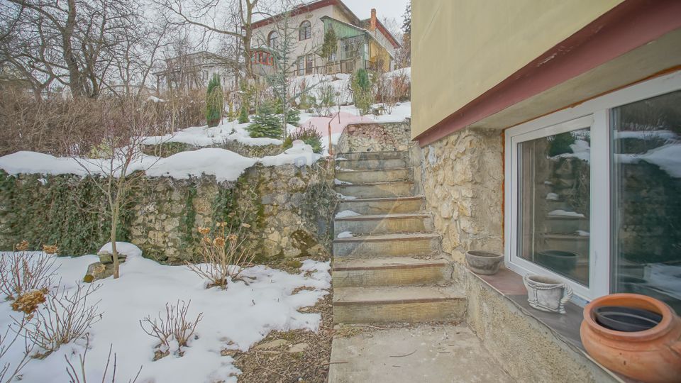 Apartament cu 3 camere în casă cu grădină Drumul Poienii