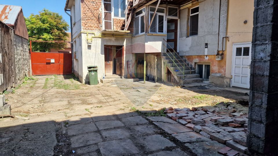 7 room House / Villa for sale, Aurel Vlaicu area