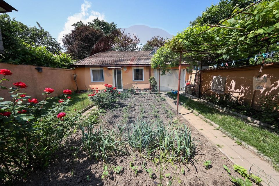 Vilă cu 4 camere de vânzare în zona Florilor