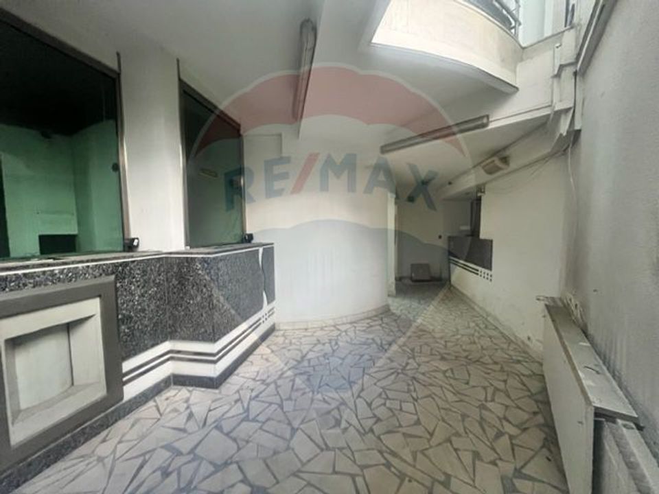 180sq.m Commercial Space for rent, Central area