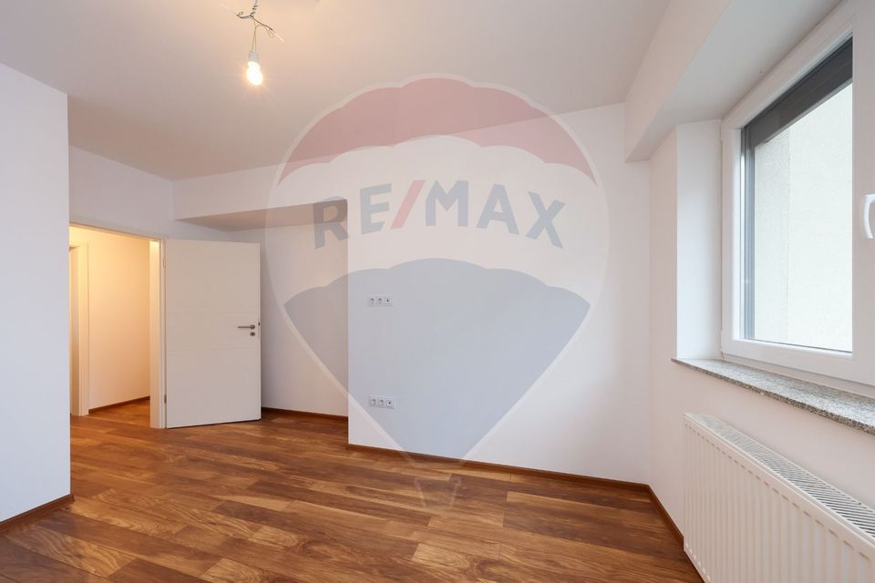 3 room Apartment for sale, Tractorul area