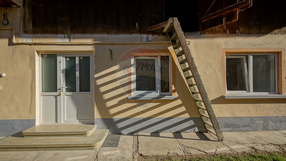 Comision 0 %! Casă cu 5 camere de vânzare în zona Turches!