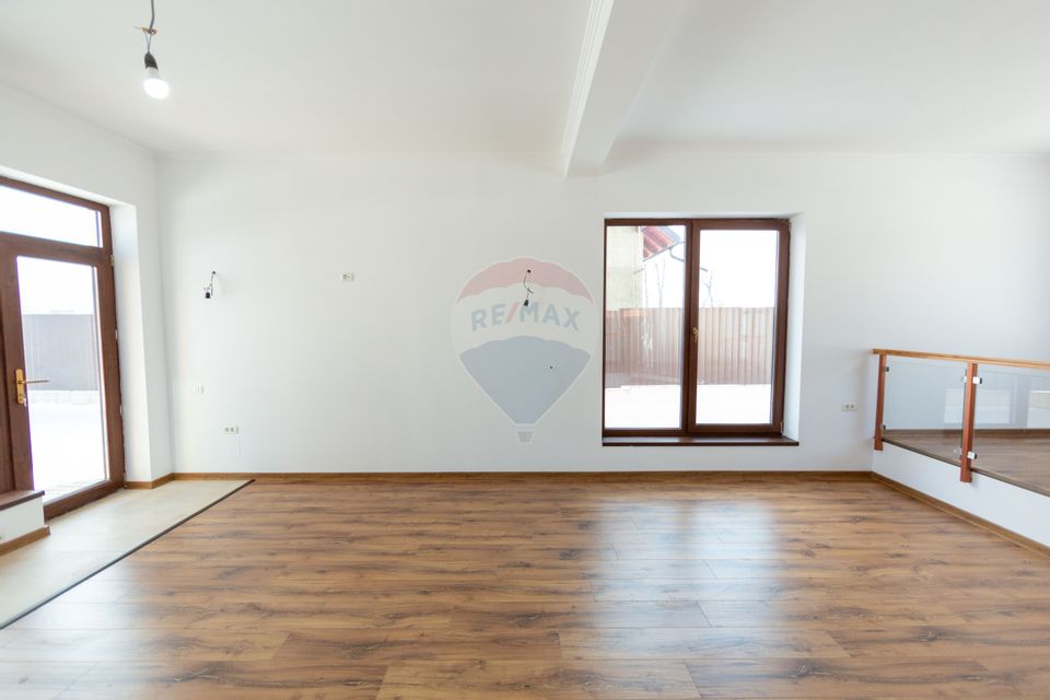 Casă Modernă la Cheie | 4 Dormitoare | 590 mp Teren | Tărlungeni