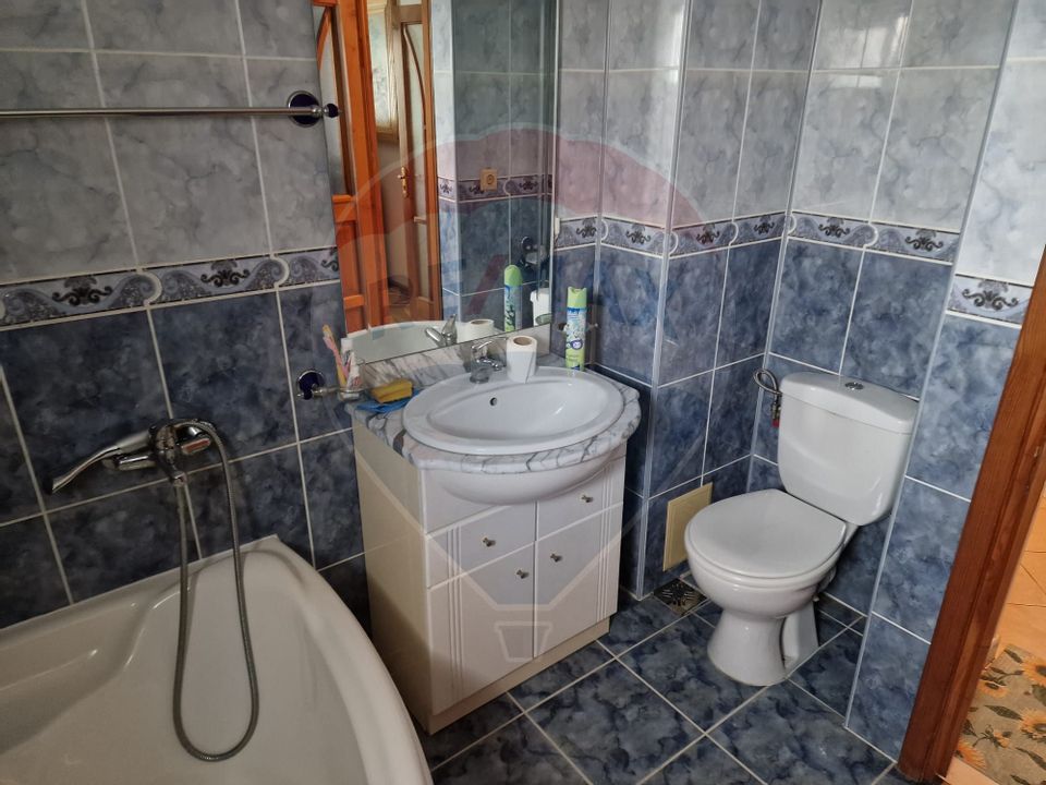 Apartament cu 3 camere de vânzare în zona Stefan cel Mare