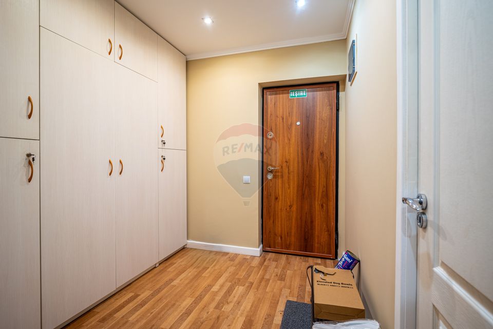 Apartament de Lux | Curte Privată, Garaj | Priveliște Superbă |Sinaia