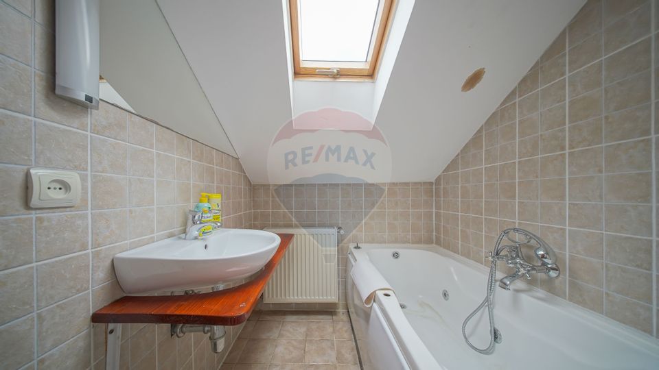 Vila cu potential turistic in Predeal privelisti si liniste montana