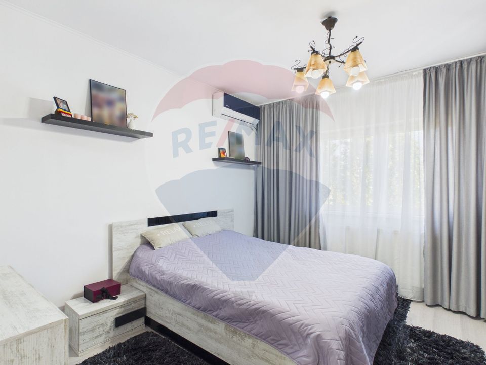 Apartament 4 camere de vanzare – complet renovat, mobilat și utilat