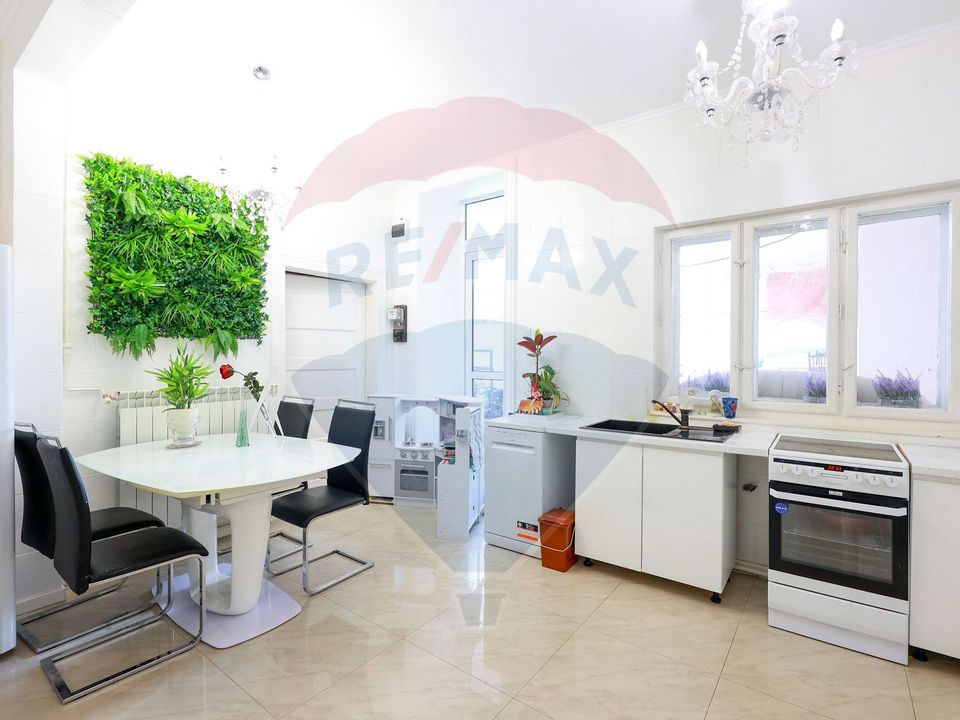 10 room House / Villa for sale, Central area