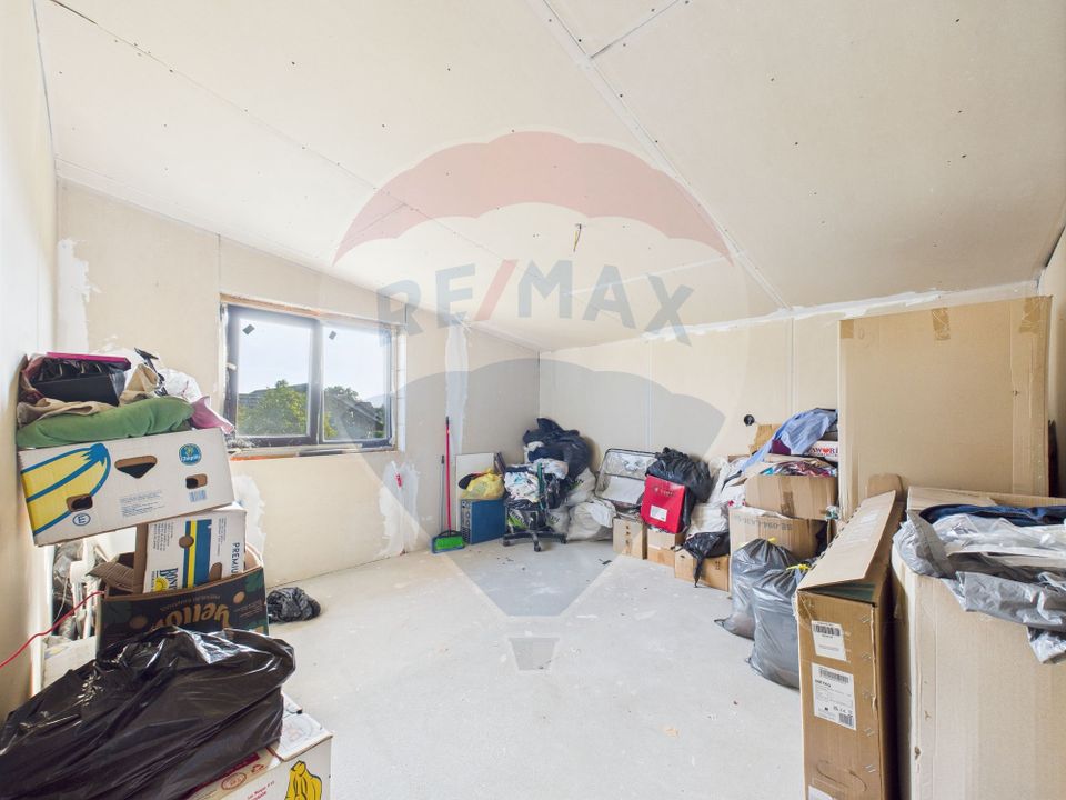 5 room House / Villa for sale, Est area