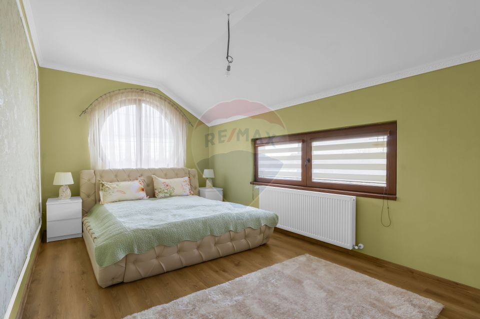 Casă noua pe colt si teren 1079 mp de vanzare in Macea,Arad