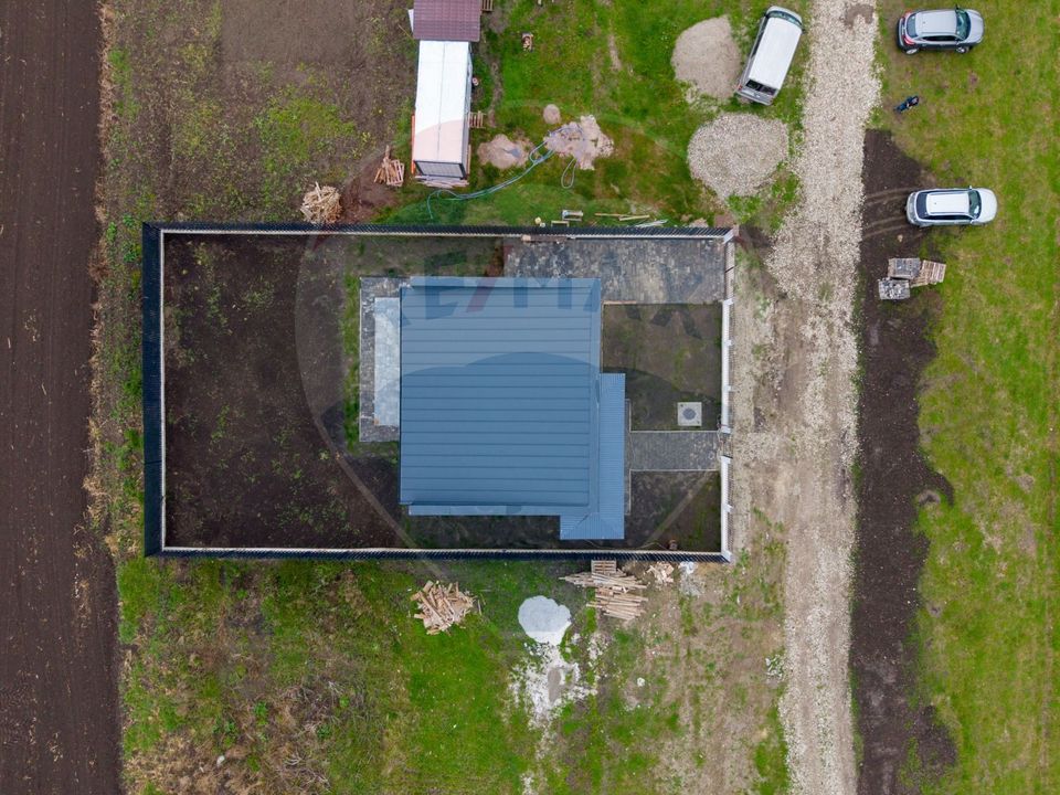 Vila moderna cu 4 camere,  P+E - teren 501 mp