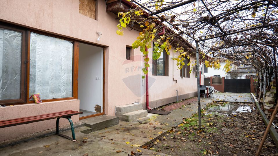 Vanzare casă 4 camere cu curte, Chitila la 3 minute de școală