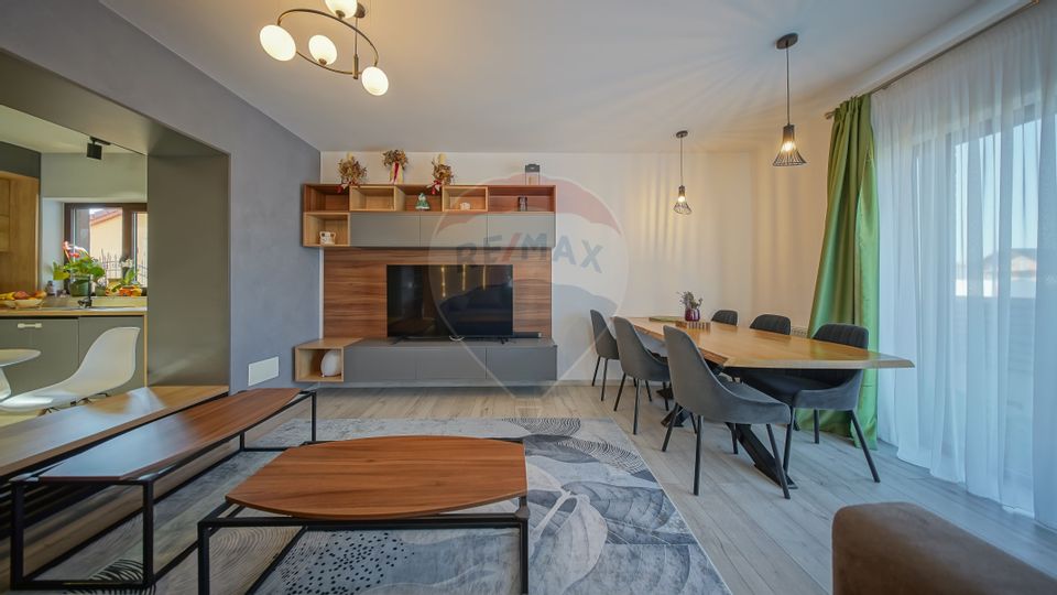 Vilă modernă, cu garaj, panouri și pompă de căldură, Cristian