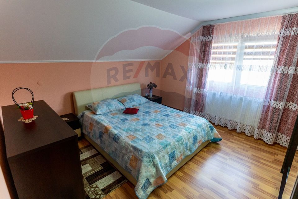 Casă / Vilă Sesuri, jud Hunedoara