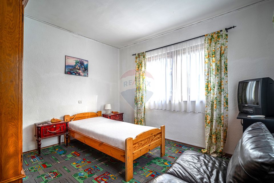 Casă 5 camere + demisol, teren 1560 mp / Filipestii de Padure