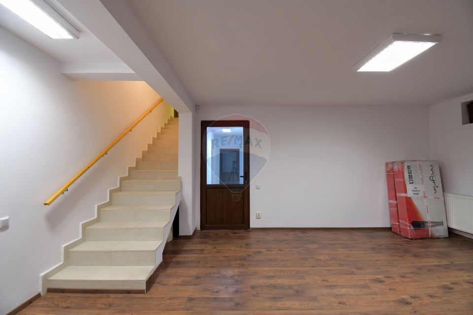 Casa cu 5 camere de inchiriat, zona Becas