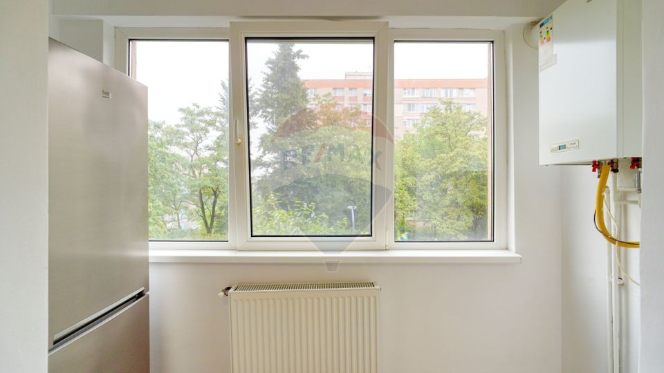 Apartament cu 3 camere de închiriat B-dul Victoriei