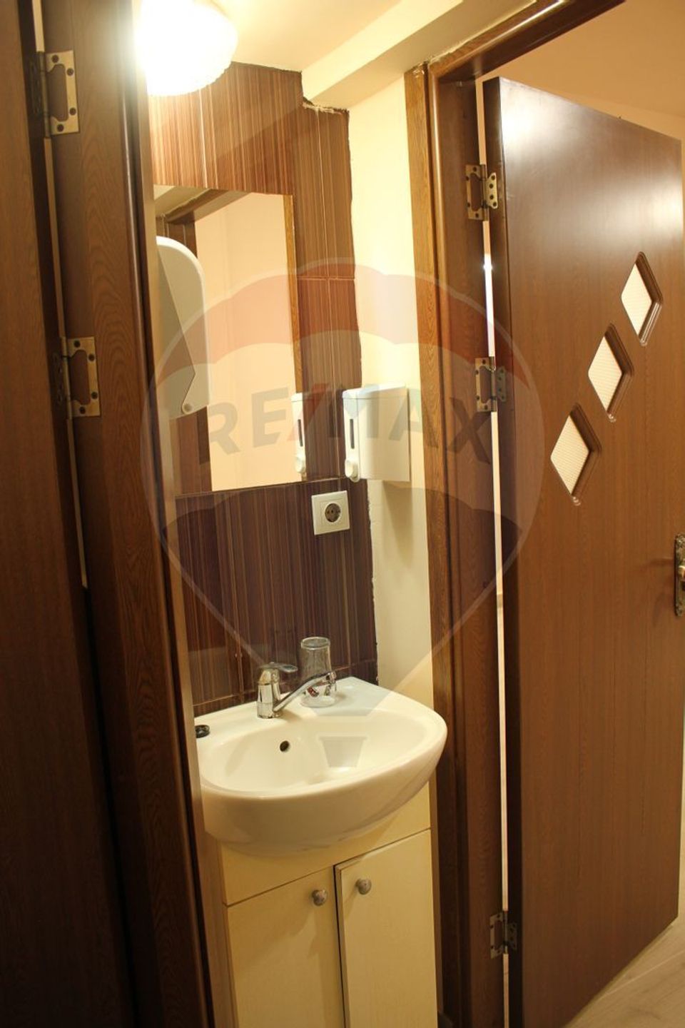 50.74sq.m Commercial Space for rent, Ultracentral area