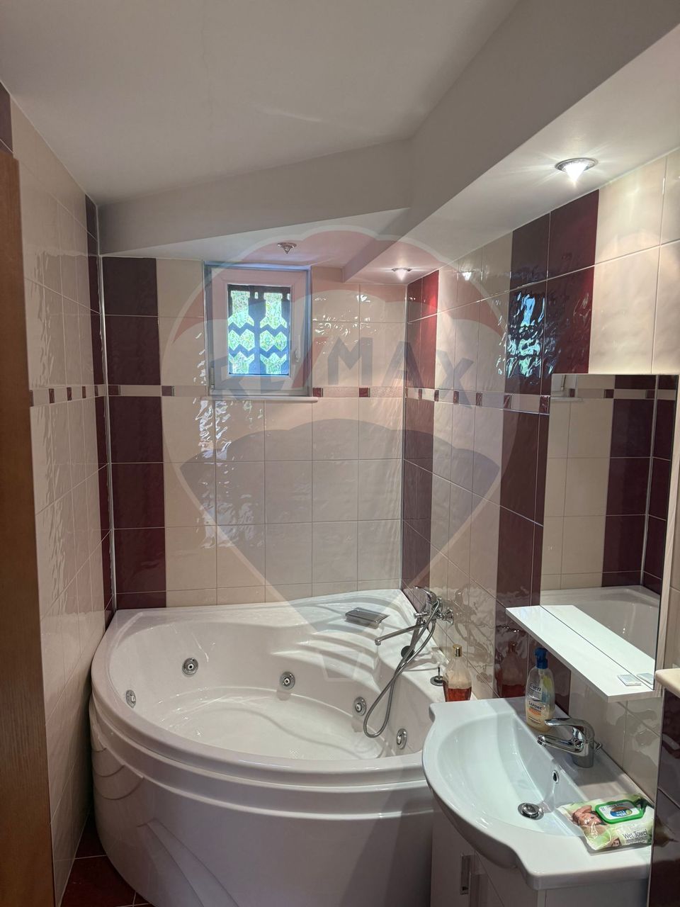 DE INCHIRIAT APARTAMENT LUX  zona Vivo Mall