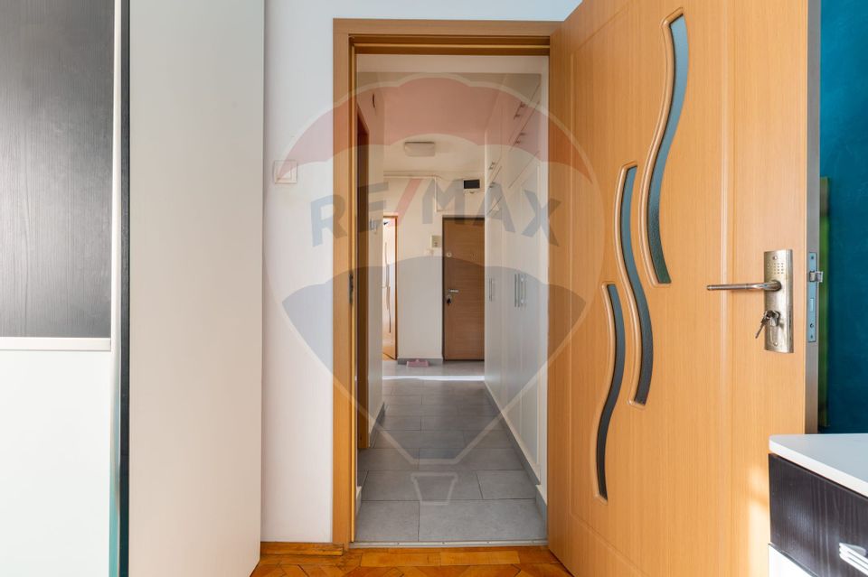 Apartament de vanzare cu 2 camere decomandate, confort 1 Vitrometan