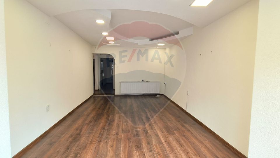58.87sq.m Commercial Space for rent, Central area