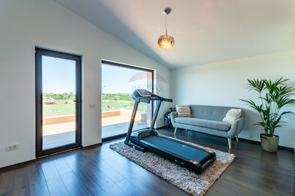 Vanzare Vila Individuala mare | 7 camere, 2 terase | P+1+2R | Curte