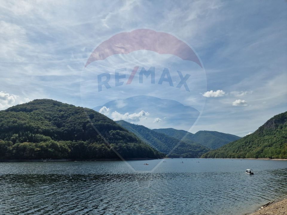 Teren intravilan cu deschidere la lacul Tarnița