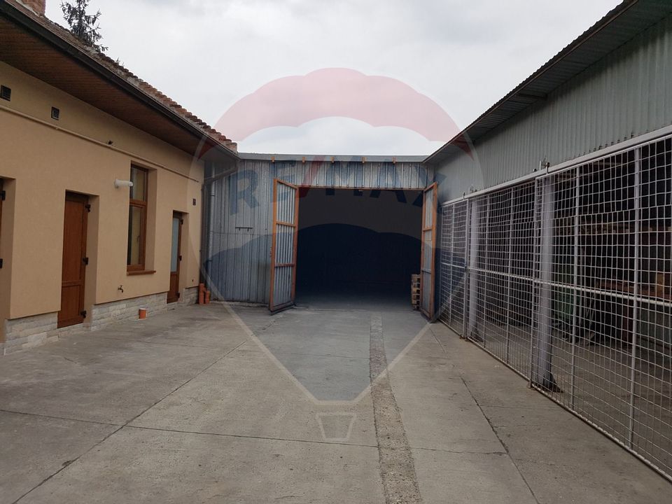 215sq.m Commercial Space for rent, Semicentral area