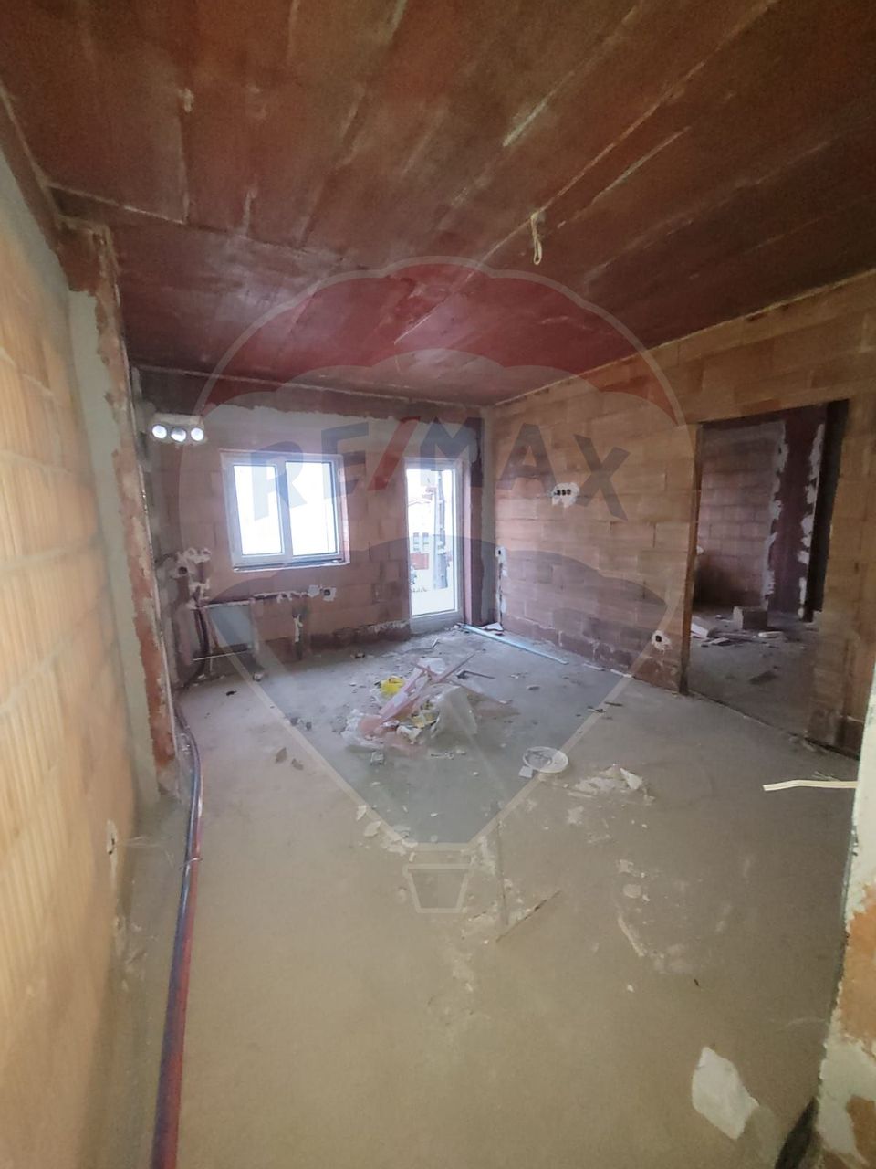 Apartament de vanzare cu 2 camere bloc nou loc parcare zona Turnisor