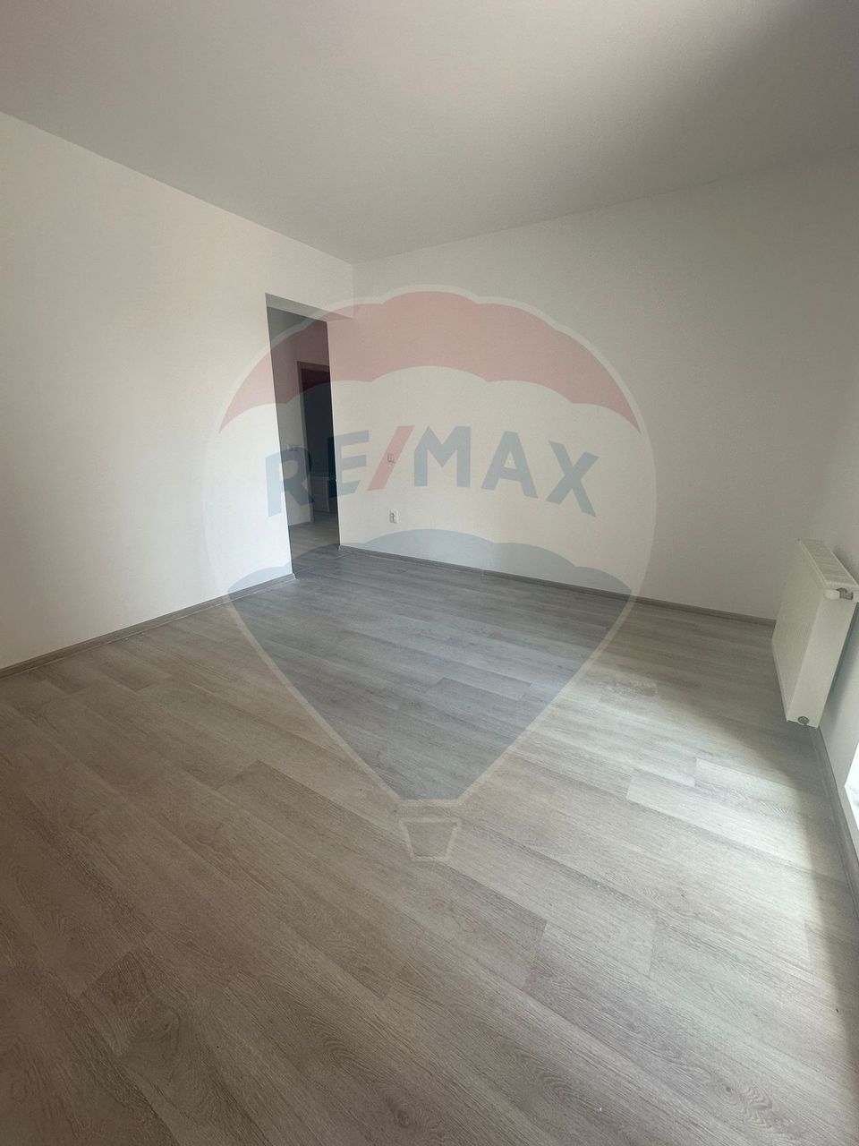 Apartament nou 3 camere de închiriat Nemobilat/Mobilat