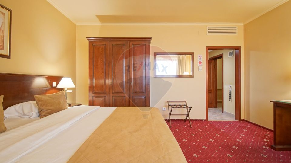 HOTEL,PISCINA SI CORT DE EVENIMENTE | 18080 MP TEREN | GRIVITEI BRASOV