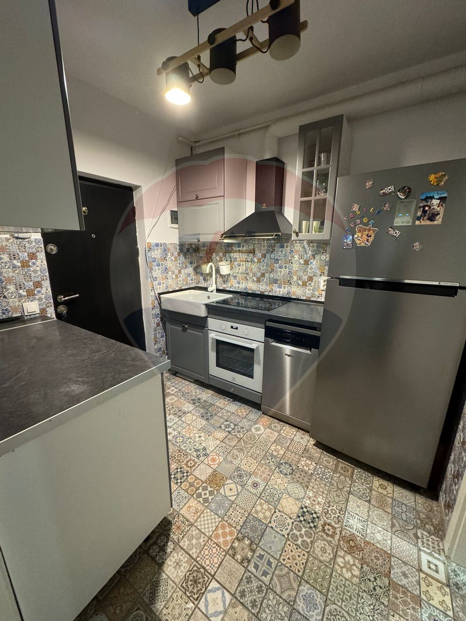 Oportunitate!Apartament modern cu terasă de 100 mp cu spațiu comercial