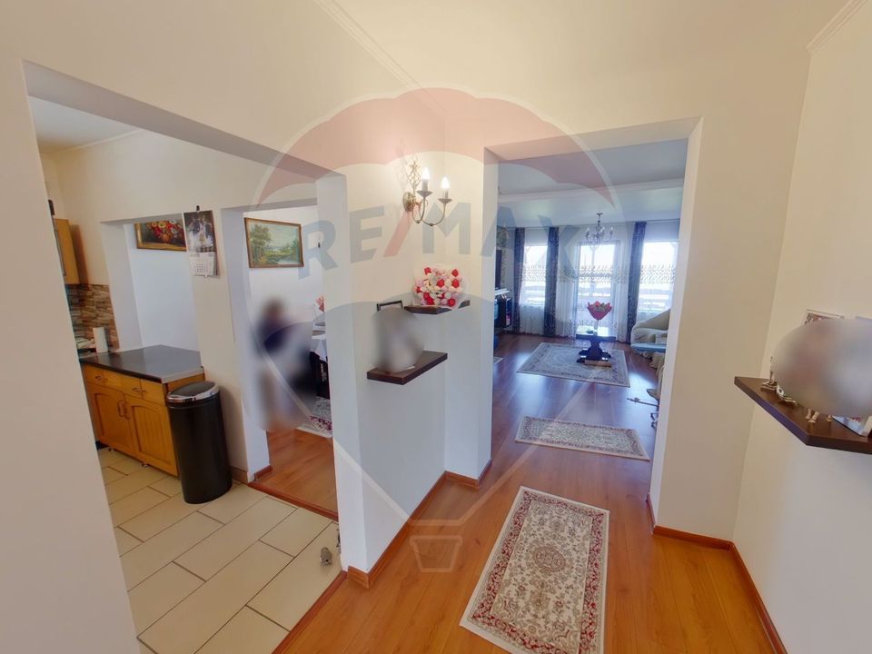 5 room House / Villa for sale