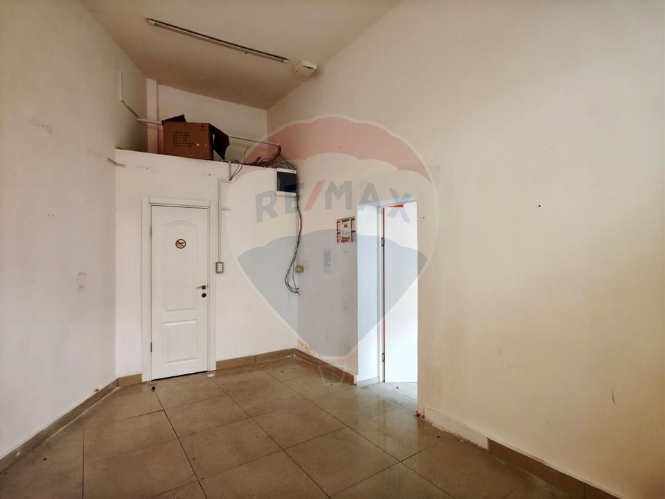 60sqm commercial space for rent in the Crangasi area