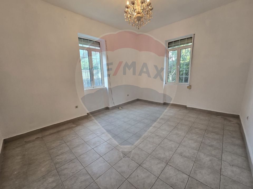 DE VANZARE Casă / Vilă cu 11 camere de vânzare în zona Parcul Carol